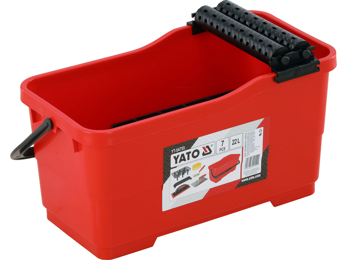 <div>TEGELEN EMMER 22L SET MET 7 DELEN GEREEDSCHAP</div>